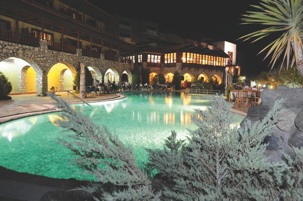 Umut Thermal Spa & Wellness Hotel Karakiran ภายนอก รูปภาพ
